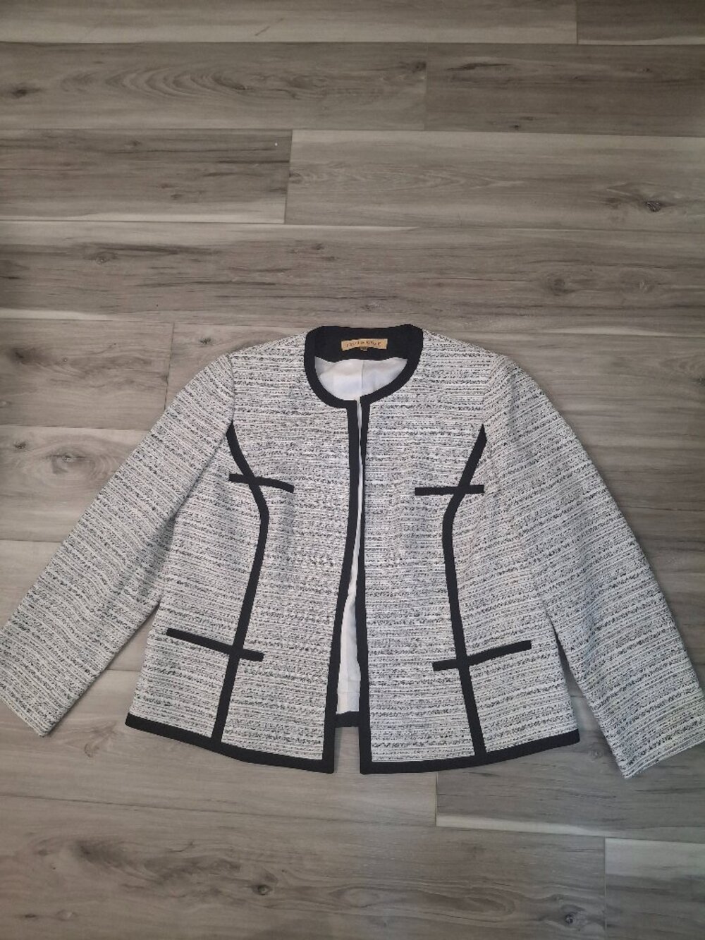 NIPON BOUTIQUE Black And White open front Blazer